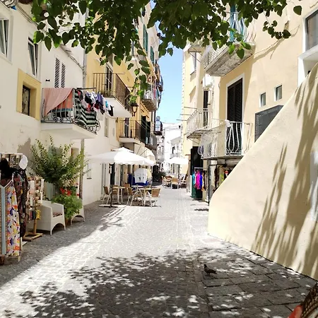 Ponte Romantic In The Historical Center And Near The Sea Apartment Ischia